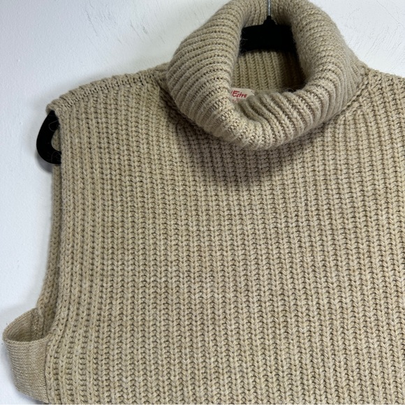 StilEstro Chunky Ribbed Turtleneck Open-Side Sweater Vest | One Size | Tan Vest - Picture 4 of 8